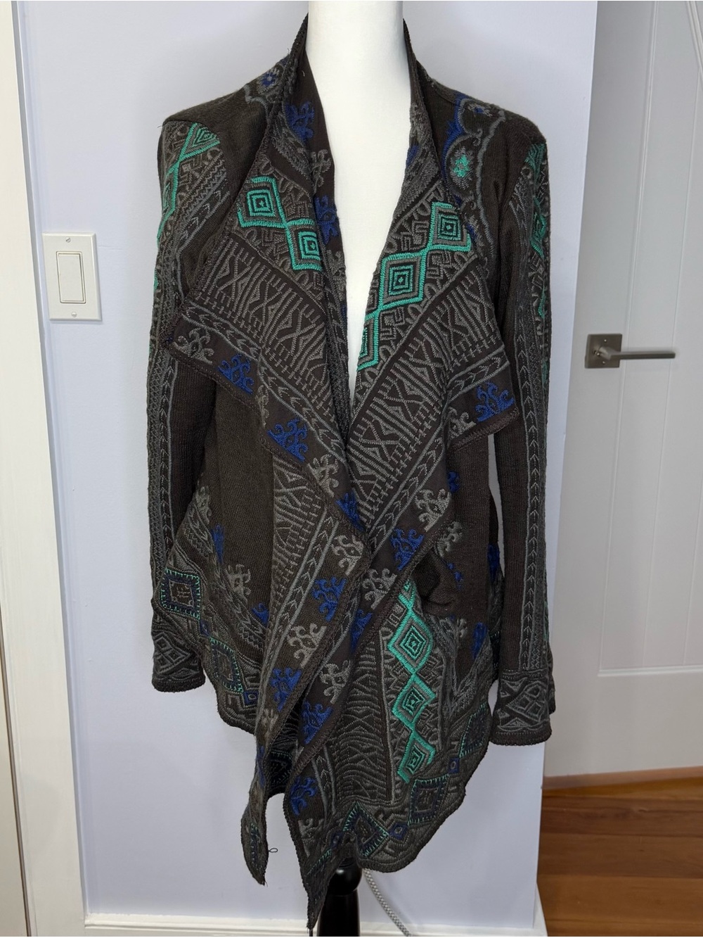 Biya Johnny Was Open Front Geometric Embroidery Pattern Cardigan Sweater, size L